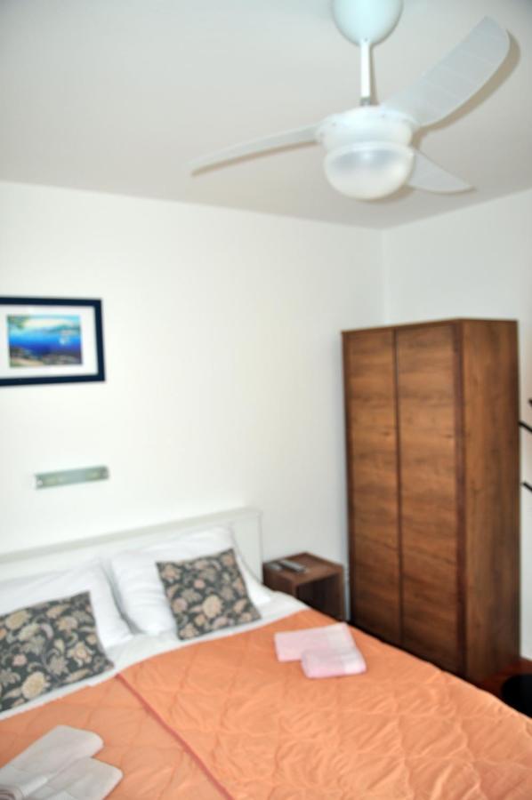 Rose Rooms At Island Of Rab Banjol Exterior foto
